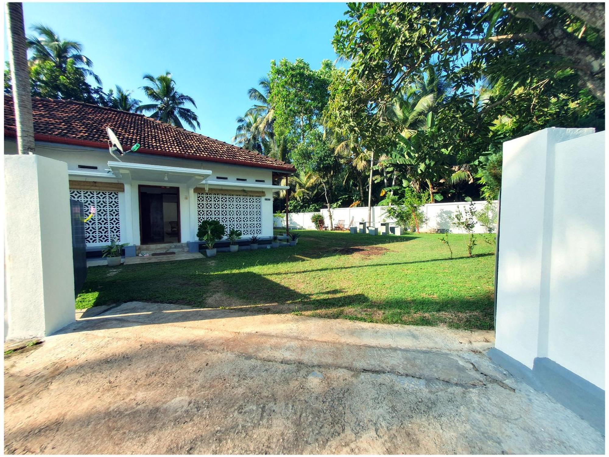 Sri Nimali Guesthouse Hikkaduwa Dış mekan fotoğraf